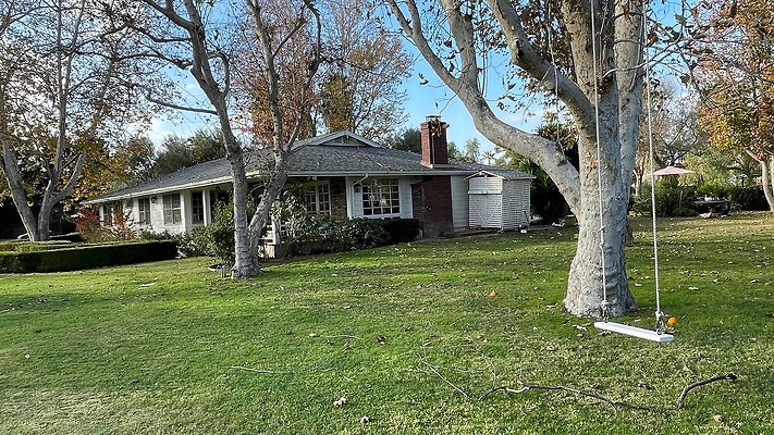 Laffer-NewOwnerNotScouted